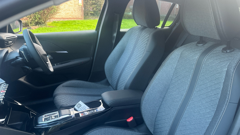 Peugeot 208 1.2 Hybrid 110 Allure 5dr e-DSC6 Petrol Hatchback